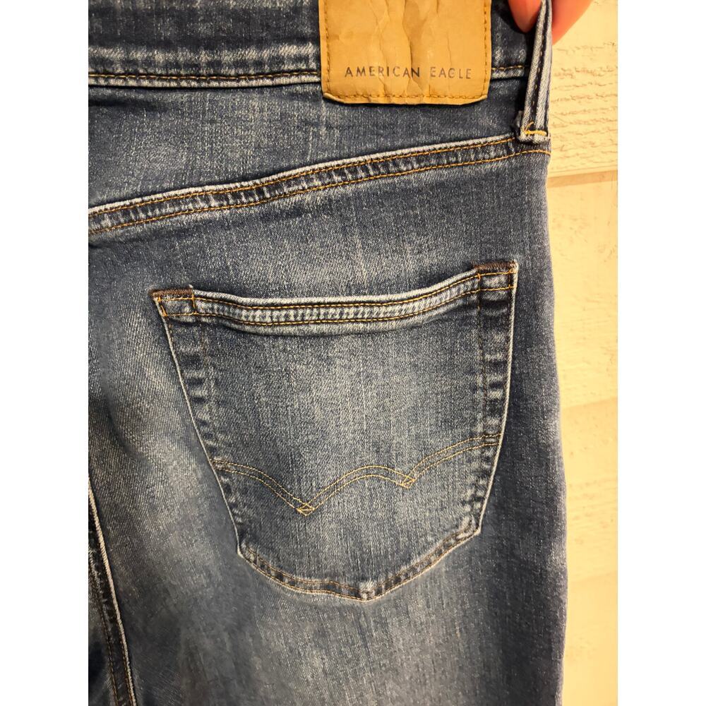 American Eagle Airflex+ Athletic Straight Jeans Medium Wash Stretch Denim 33x32 - Picture 9 of 10